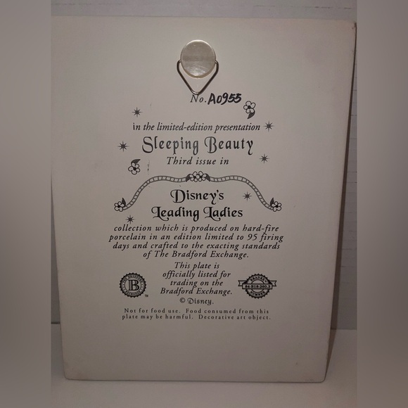 🔥Disney 3D Sleeping Beauty Bradford Exchange Decorative Wall Plaque - Picture 4 of 7